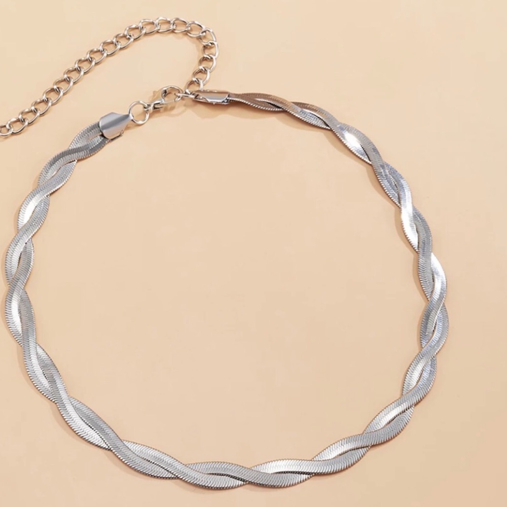 ✨✨Twist  Silver Snake Necklace✨✨ - Picture 5 of 5